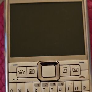 Classic Silver Cell Phone with QWERTY Keyboard